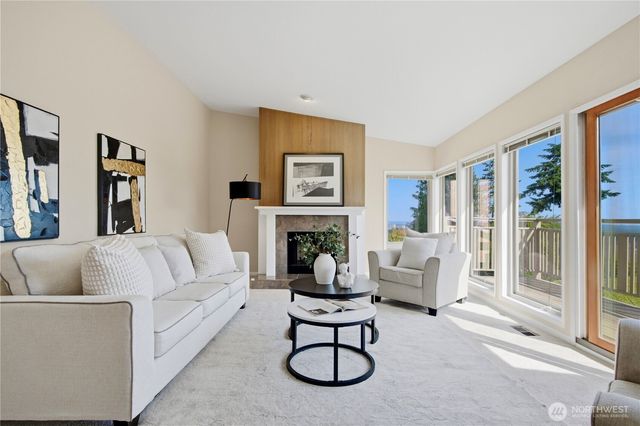 14225 SE 44th Street, Bellevue, WA 98006