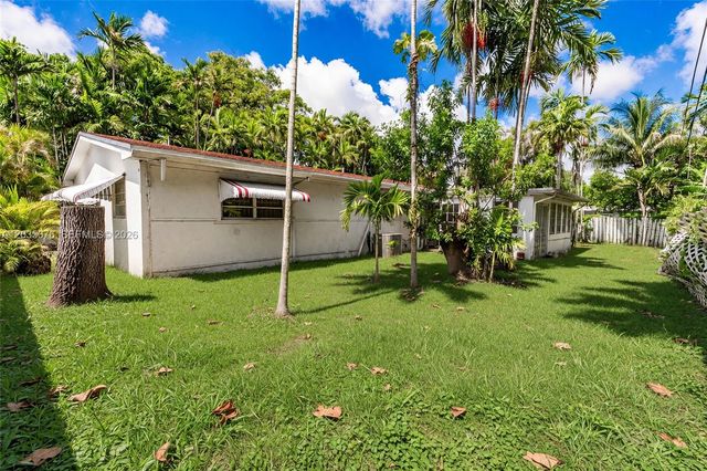 785 NE 155th St, Miami, FL 33162