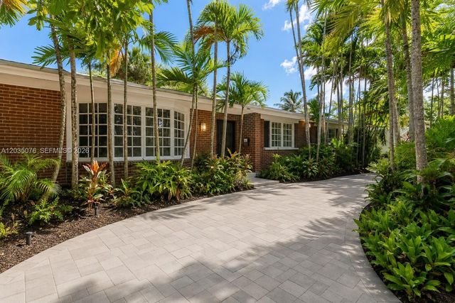 785 NE 155th St, Miami, FL 33162