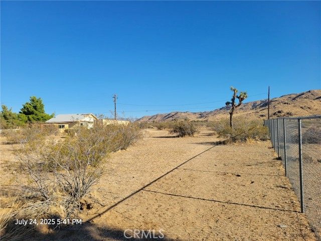27177 Cahuilla Road, Apple Valley, CA 92307