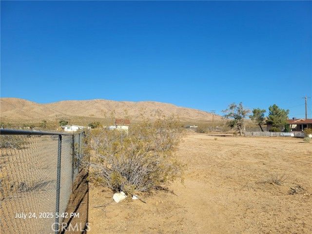 27177 Cahuilla Road, Apple Valley, CA 92307