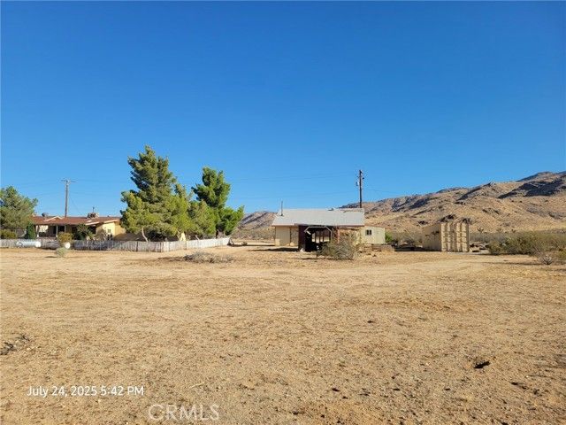27177 Cahuilla Road, Apple Valley, CA 92307