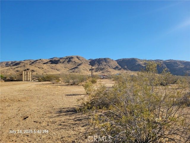 27177 Cahuilla Road, Apple Valley, CA 92307