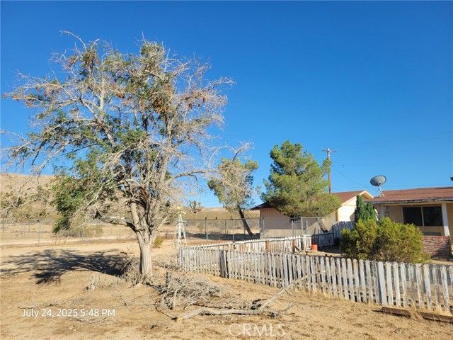 27177 Cahuilla Road, Apple Valley, CA 92307