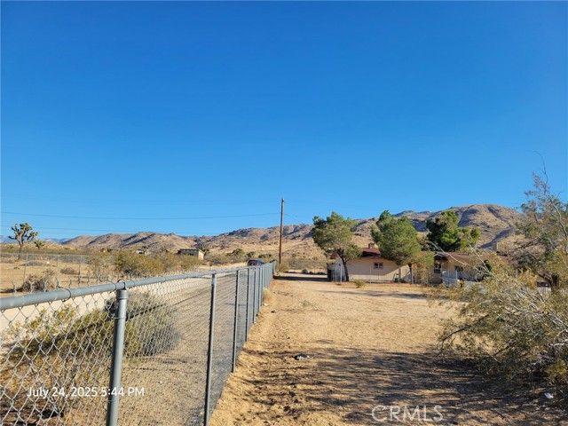 27177 Cahuilla Road, Apple Valley, CA 92307