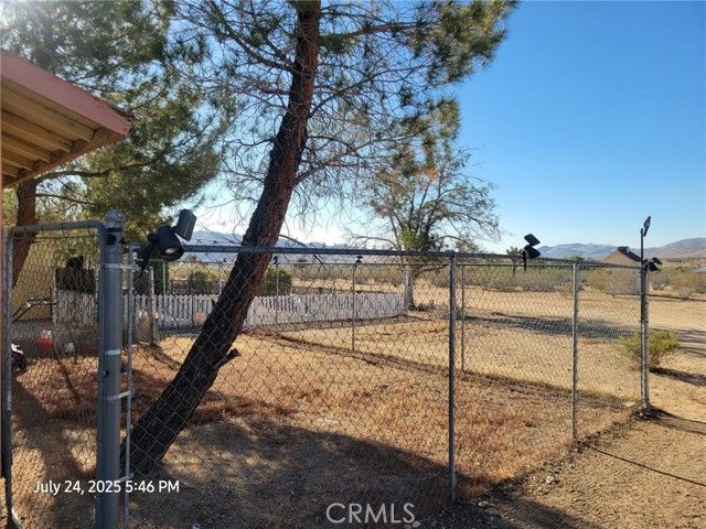 27177 Cahuilla Road, Apple Valley, CA 92307