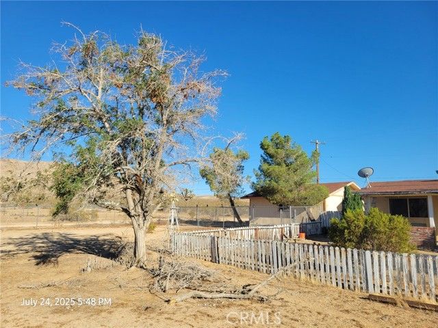 27177 Cahuilla Road, Apple Valley, CA 92307