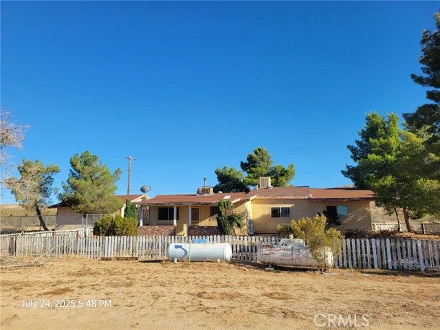 27177 Cahuilla Road, Apple Valley, CA 92307