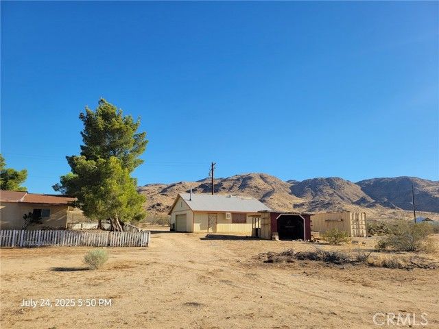 27177 Cahuilla Road, Apple Valley, CA 92307