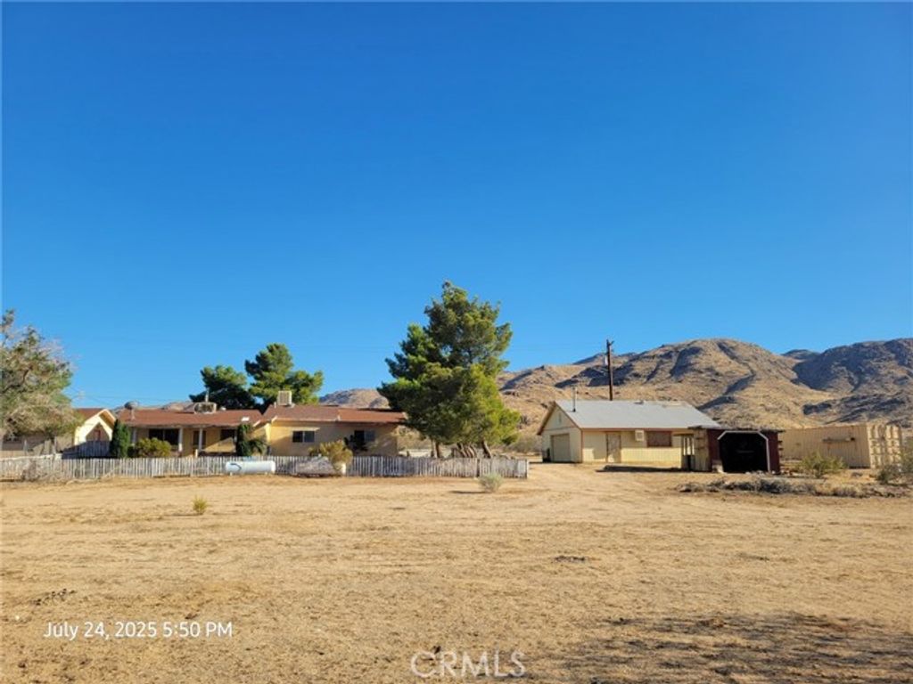 27177 Cahuilla Road, Apple Valley, CA 92307