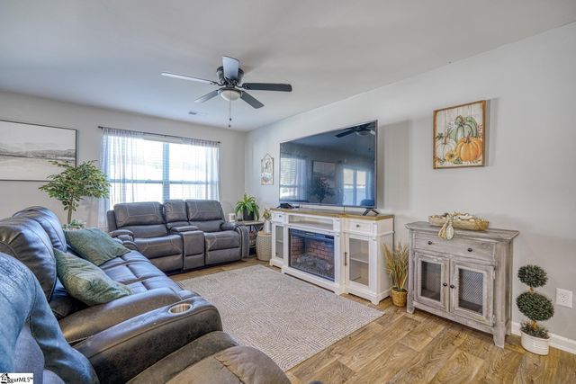 1210 N Norwhich Lane, Spartanburg, SC 29301