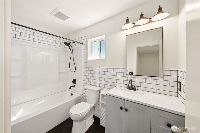 19701 100th Street E, Bonney Lake, WA 98391