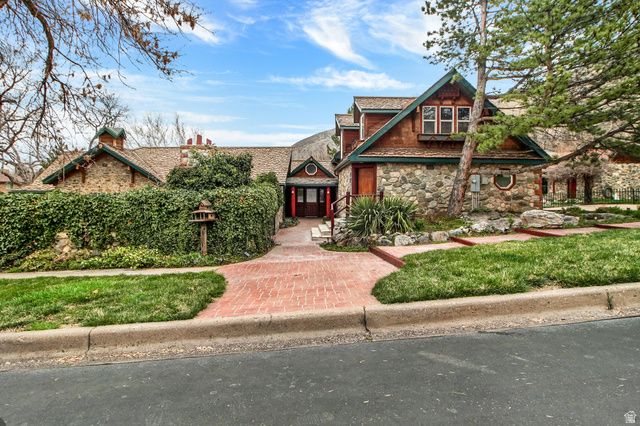 12 N 200 E, Farmington, UT 84025