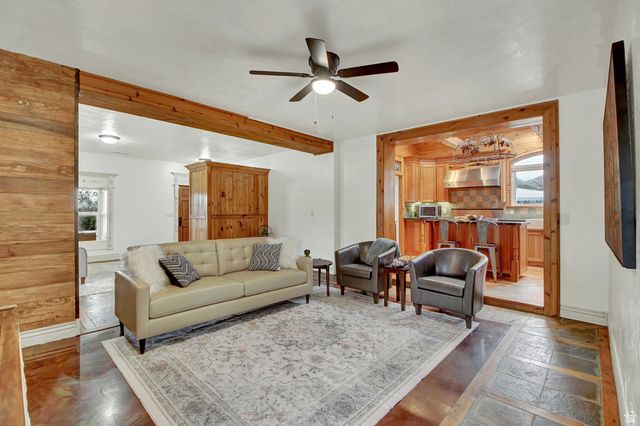 12 N 200 E, Farmington, UT 84025