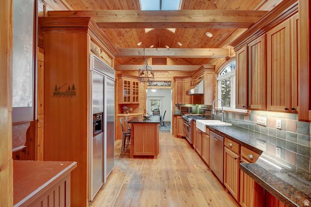 12 N 200 E, Farmington, UT 84025