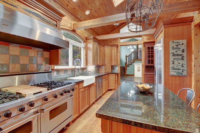 12 N 200 E, Farmington, UT 84025