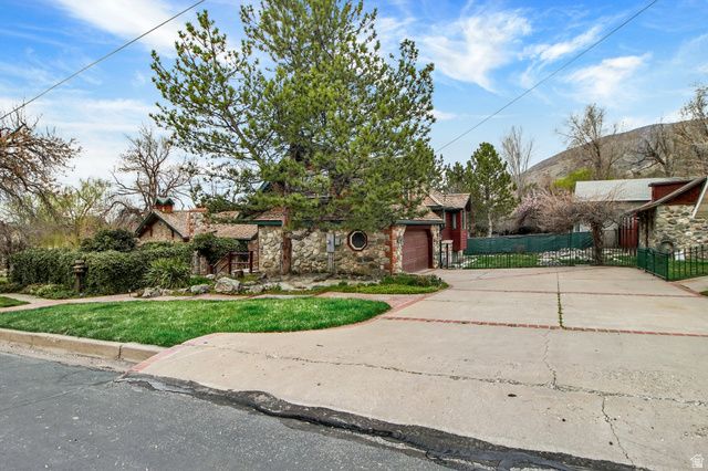 12 N 200 E, Farmington, UT 84025