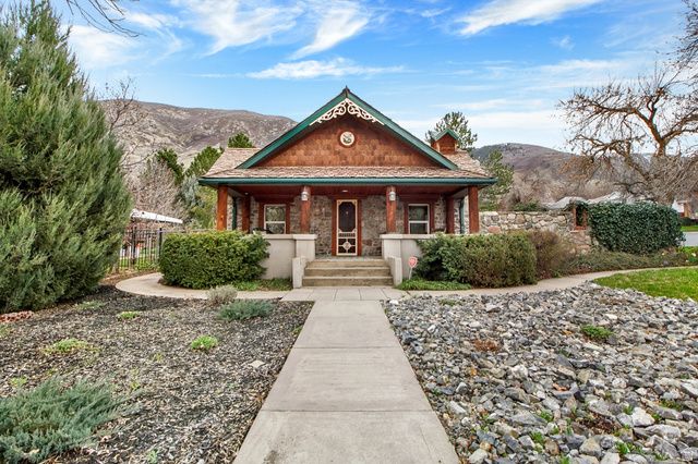 12 N 200 E, Farmington, UT 84025