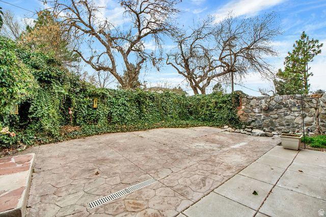 12 N 200 E, Farmington, UT 84025