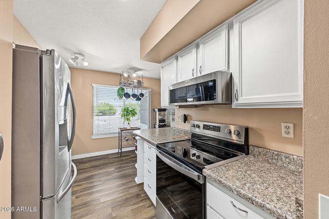 12221 N COGGINS Drive, Sun City, AZ 85351