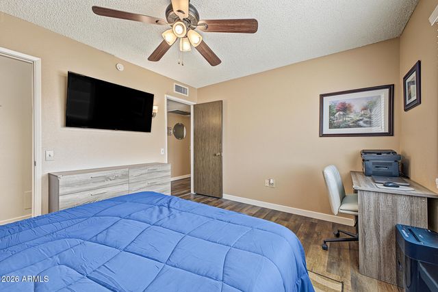 12221 N COGGINS Drive, Sun City, AZ 85351