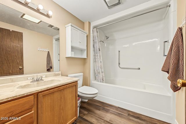 12221 N COGGINS Drive, Sun City, AZ 85351