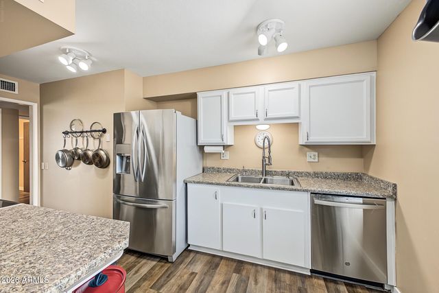 12221 N COGGINS Drive, Sun City, AZ 85351