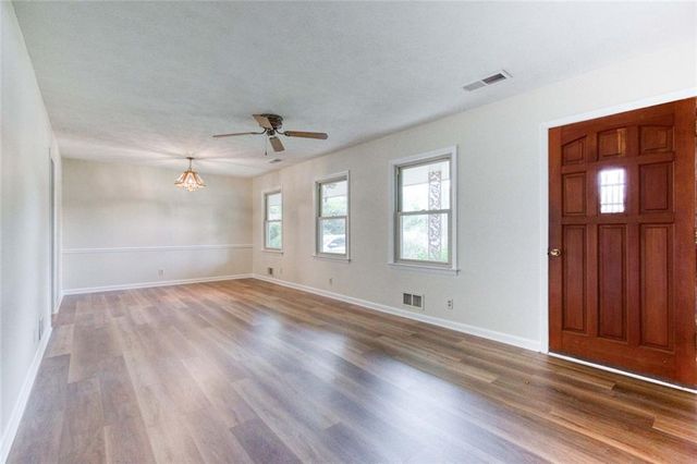 1660 Maple Court SE, Conyers, GA 30013