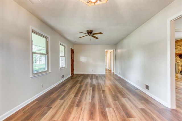 1660 Maple Court SE, Conyers, GA 30013