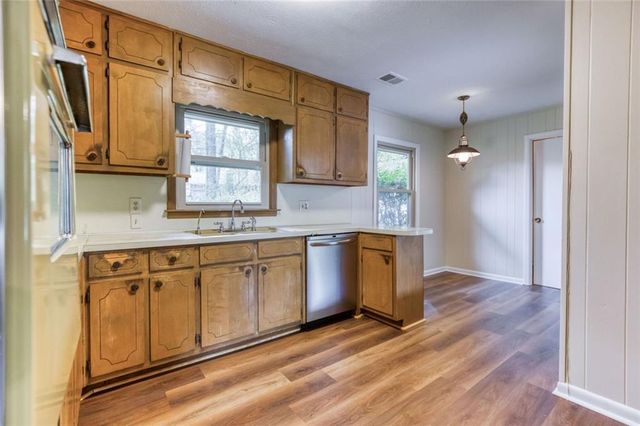 1660 Maple Court SE, Conyers, GA 30013