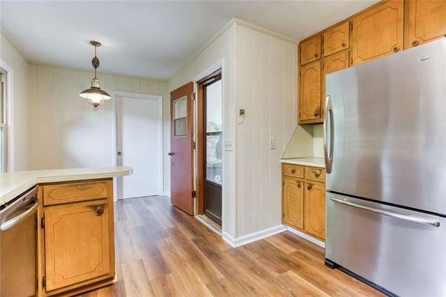 1660 Maple Court SE, Conyers, GA 30013