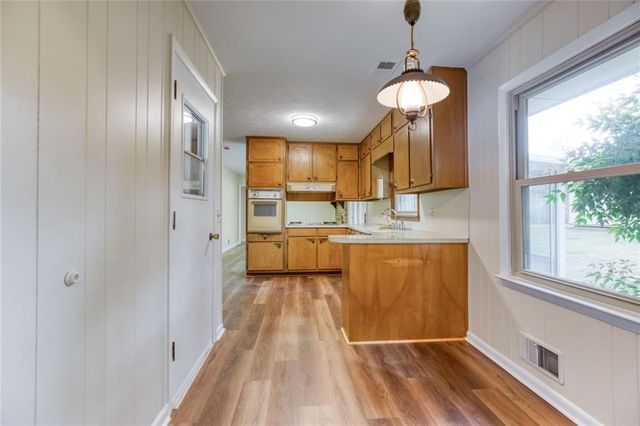 1660 Maple Court SE, Conyers, GA 30013