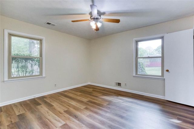 1660 Maple Court SE, Conyers, GA 30013