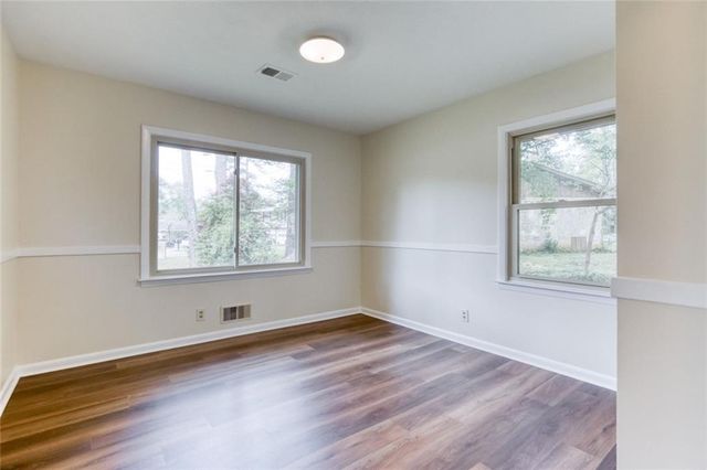 1660 Maple Court SE, Conyers, GA 30013