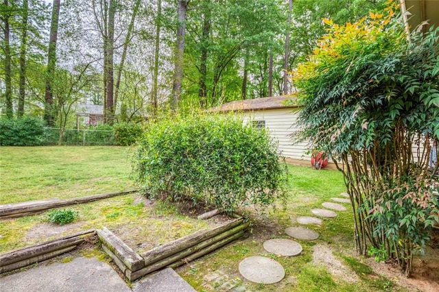 1660 Maple Court SE, Conyers, GA 30013