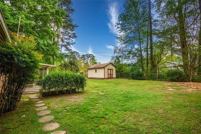 1660 Maple Court SE, Conyers, GA 30013