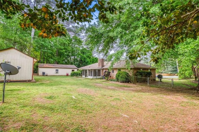 1660 Maple Court SE, Conyers, GA 30013