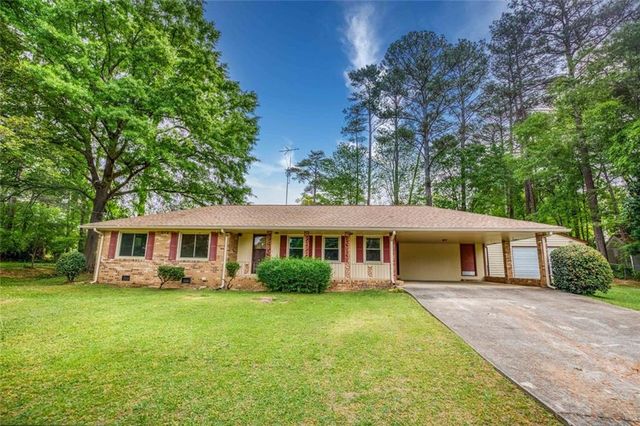 1660 Maple Court SE, Conyers, GA 30013