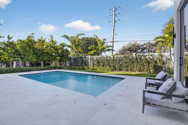 2232 Delray Ridge Lane, Delray Beach, FL 33444