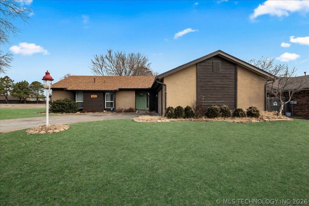 2652 W Galveston Street, Broken Arrow, OK 74012