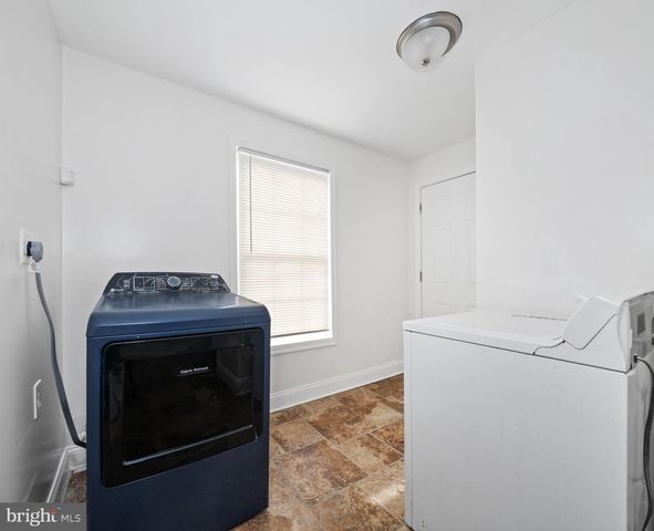 18 GEORGE READ RD, New Castle, DE 19720