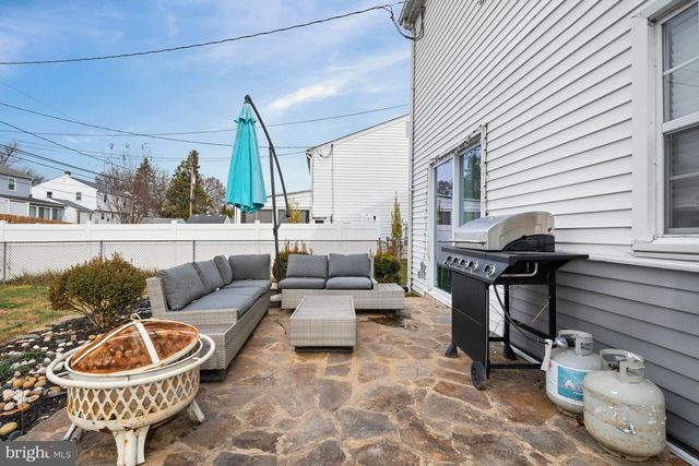 18 GEORGE READ RD, New Castle, DE 19720