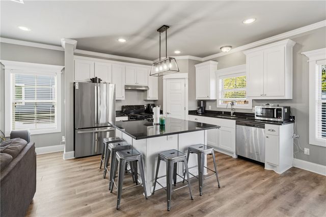 1701 Park Place, College Station, TX 77840