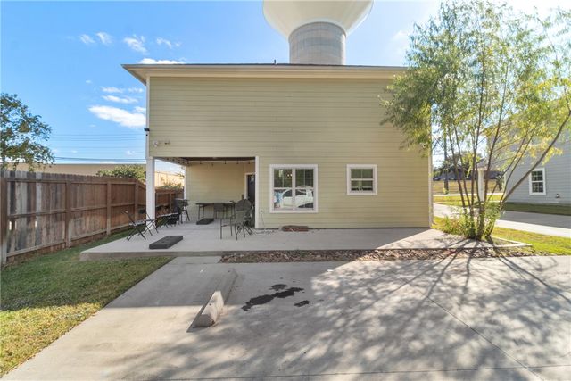 1701 Park Place, College Station, TX 77840