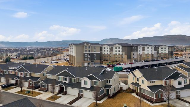 11882 S BLACK HILLS LN, Herriman, UT 84096
