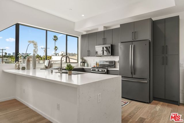 3724 Vinton Avenue, Los Angeles, CA 90034