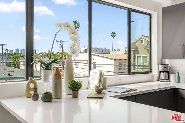 3724 Vinton Avenue, Los Angeles, CA 90034