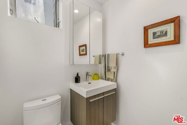 3724 Vinton Avenue, Los Angeles, CA 90034