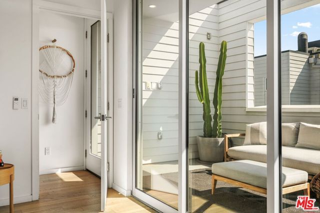 3724 Vinton Avenue, Los Angeles, CA 90034