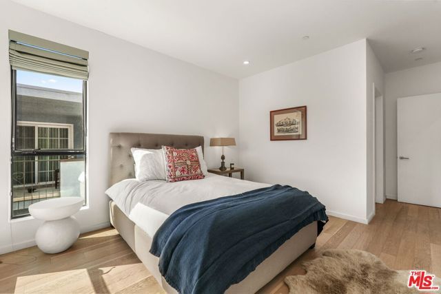 3724 Vinton Avenue, Los Angeles, CA 90034